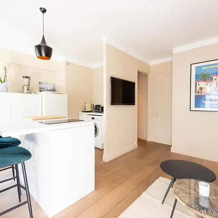1-br Quiet Balcony Apartamento Cannes