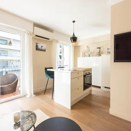 1-br Quiet Balcony Apartamento *