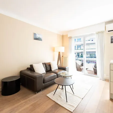 Апартаменты 1-br Quiet Balcony Канны