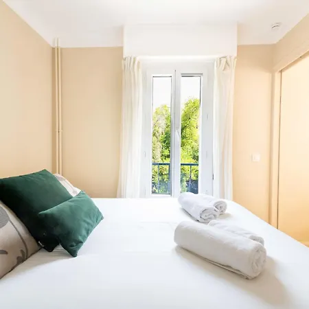 Апартаменты 1-br Quiet Balcony Канны